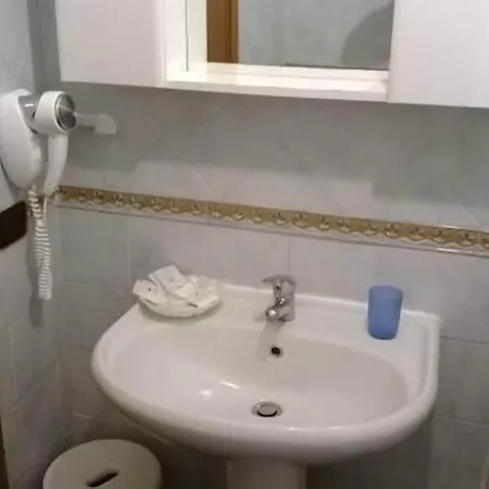 Dante Hotel 3*